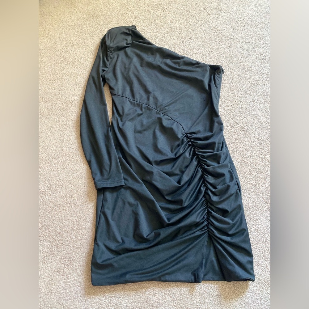 Black One shoulder dress